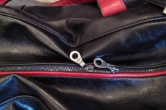 reisetasche-braun-mit-roten-paspeln-1