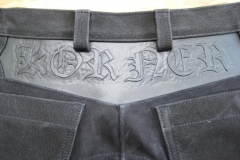 lederhose-wasserbueffel-mit-punzirten-sattel lederhose-wasserbueffel-mit-punzirten-sattel