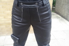 motoradlederhose-mit-hueft-und-kniepolster-doppelreissverschluss-und-cargotasche-3 motoradlederhose-mit-hueft-und-kniepolster-doppelreissverschluss-und-cargotasche-3
