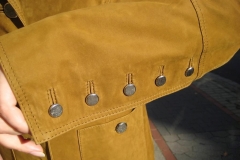 damengehrock-veloursleder-knoepfe-metall damengehrock-veloursleder-knoepfe-metall