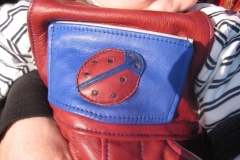 kinderlederlatzhose-rot-marienkaefer-2