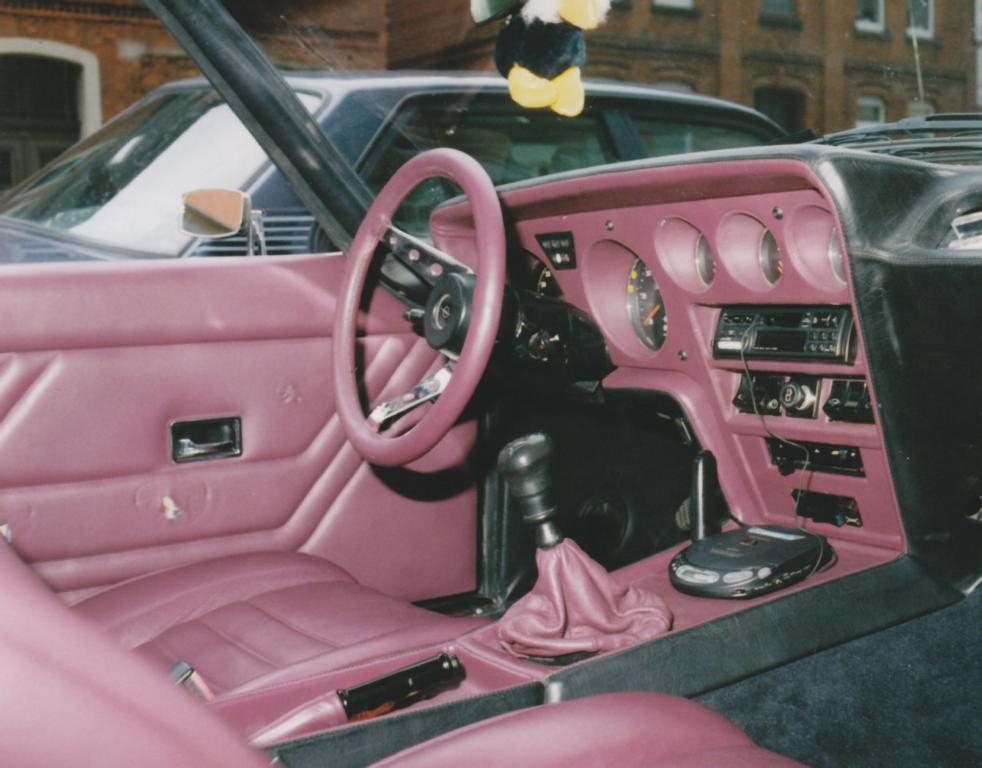 opel-gt-schwarz-rotes-leder_04