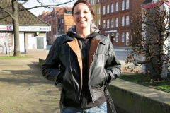 frauenbikerjacke-schwarzes-rindleder-gesteppt-mit-bund-und-guertel-1