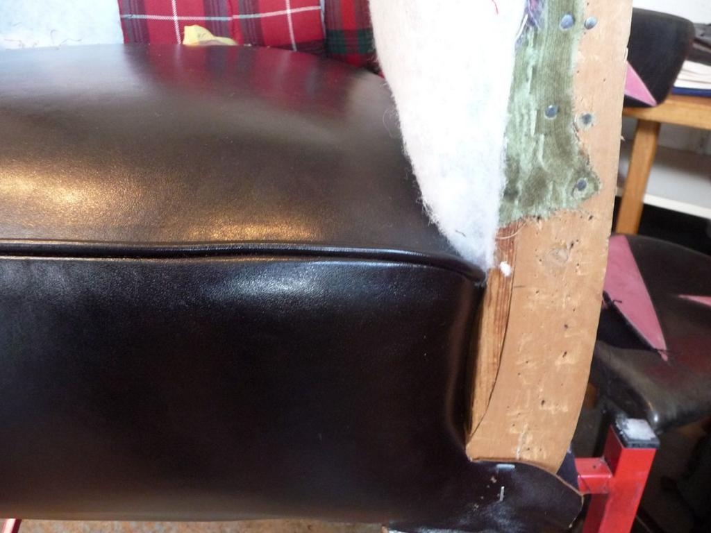 sessel-aufarbeiten-und-mit-leder-beziehen-vorher_05